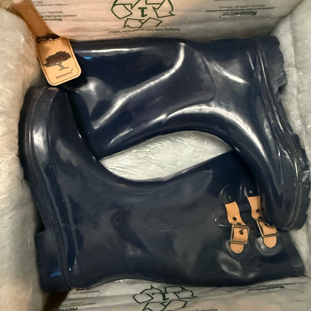 NWT Chooka Blue Waterproof Rain Boots 10
